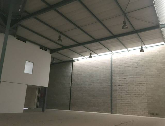 759M² WAREHOUSE TO LET IN LINBRO PARK